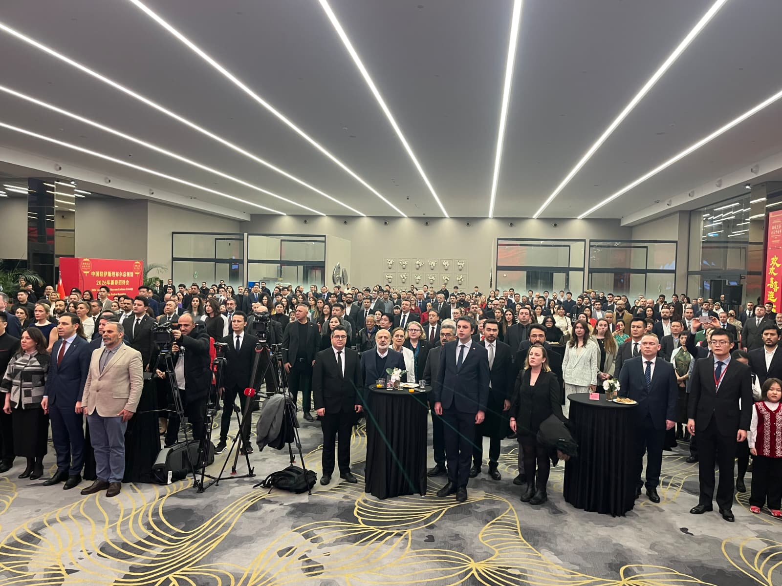 Genel Başkan Yardımcımız Ethem Sancak ve Merkez Yürütme Kurulu Üyemiz Şule Perinçek'in önderliğindeki heyetimiz, Çin Bahar Bayramı dolayısıyla Çin Halk Cumhuriyeti İstanbul Başkonsolosluğu tarafından düzenlenen resepsiyona katıldı.